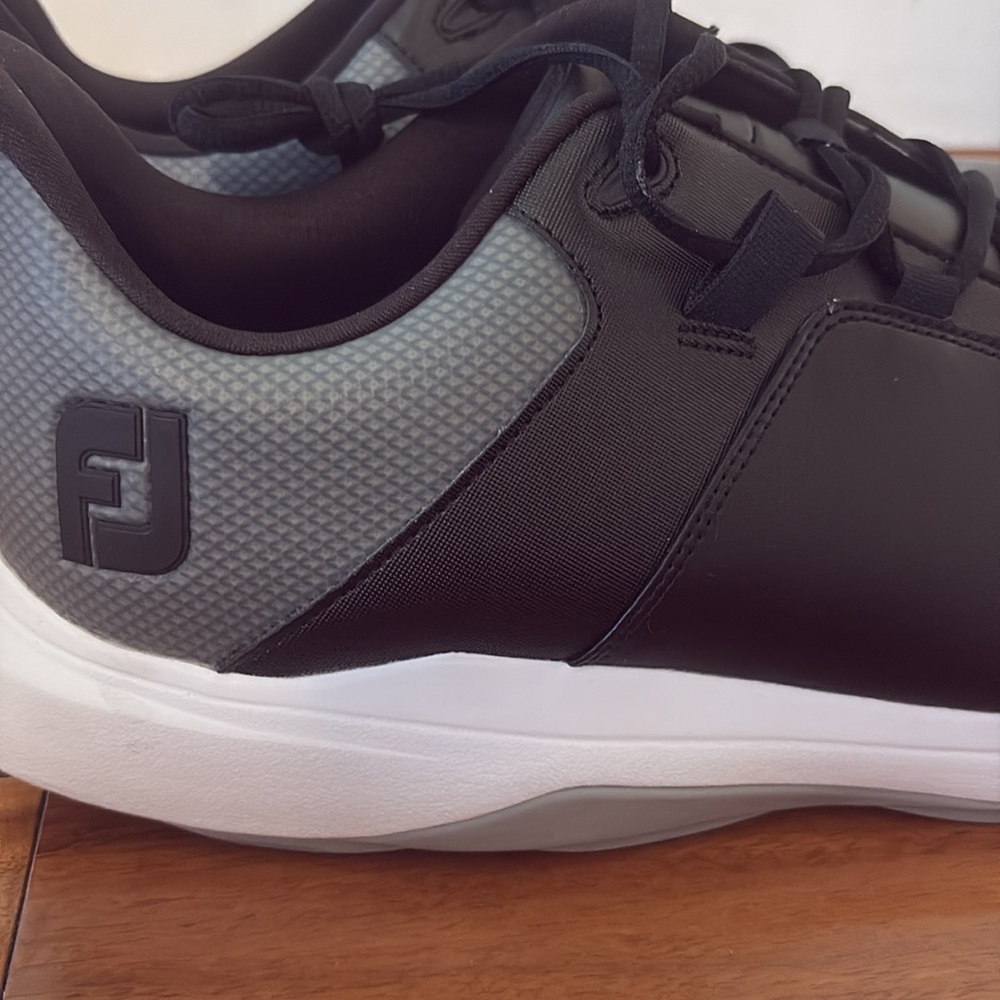 FootJoy Spikeless Golf Shoes - Picture 12 of 12